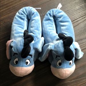 Happy Feet slippers. SizeM/L